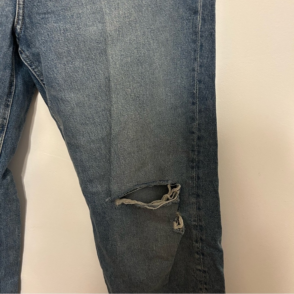 H&M • Classic straight jeans - Picture 2 of 7